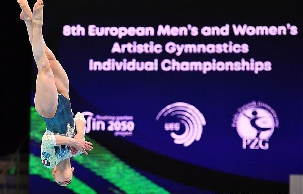 OTTIMO ESORDIO AZZURRE A EUROPEI ARTISTICA