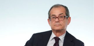 TRIA “NON MI DIMETTO, NON ESISTE”