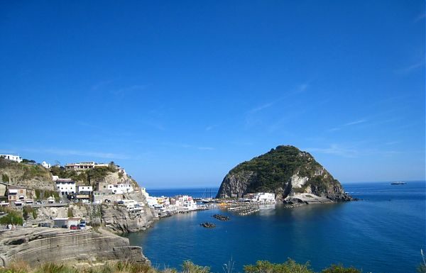 RICOSTRUZIONE ISCHIA, REGIONE “INADEGUATE MISURE GOVERNO”