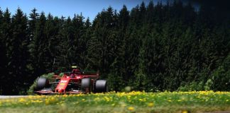 POLE DI LECLERC IN AUSTRIA, HAMILTON PENALIZZATO
