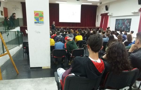 AVVISO PER ALTERNANZA SCUOLA-LAVORO ALL’ESTERO