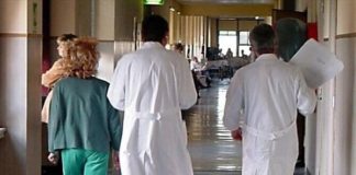 ITALIANI COSTRETTI A PAGARE CURE ESSENZIALI
