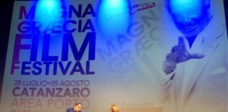 OLIVER STONE “SERVE AUTONOMIA PENSIERO”