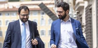 M5S “NOI COMPATTI ATTORNO A DI MAIO”