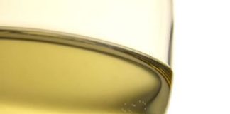 VINO, +8% CONSUMI IN ITALIA IN 5 ANNI