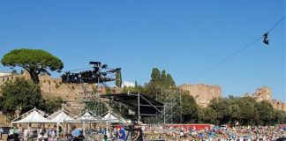 70 MILA GIOVANI AL CIRCO MASSIMO PER IL PAPA