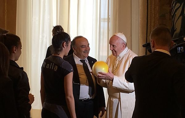 LA FEDERGINNASTICA IN UDIENZA DAL PAPA PER IL 150° ANNO DI FONDAZIONE