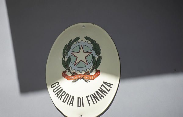 EVASIONE FISCALE E FRODE ALL’INPS, 6 ARRESTI A RIMINI