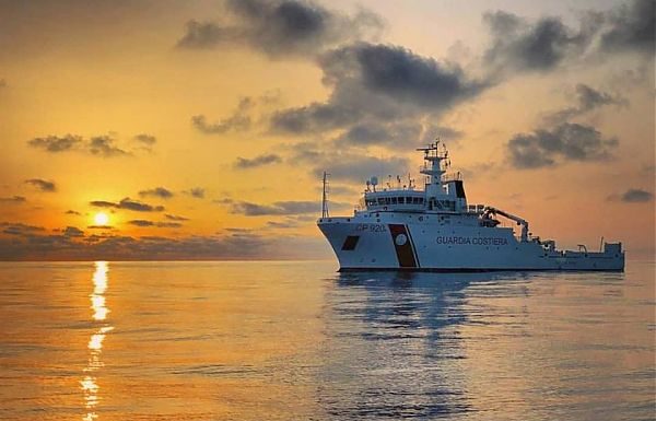 NAUFRAGIO A LAMPEDUSA, RECUPERATI 22 MIGRANTI E 2 CADAVERI