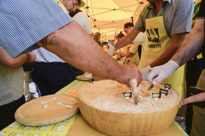 MANIFESTAZIONE CONTRO IL CETA PER LA DIFESA DEL MADE IN ITALY NELL' ALIMENTAZIONE