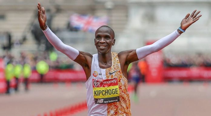 ELIUD KIPCHOGE ABBATTE IL MURO DELLE 2 ORE, MARATONA IN 1h59’40”