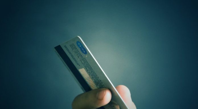 SUI PAGAMENTI ELETTRONICI IL GOVERNO APRE AGLI ESERCENTI