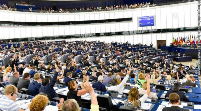 L’EUROPARLAMENTO “CHIUDE I PORTI” ALLE ONG
