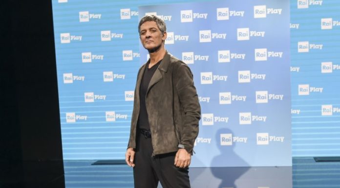 FIORELLO RIPARTE DA RAIPLAY “A QUASI 60 ANNI SONO IL NUOVO CHE AVANZA!”