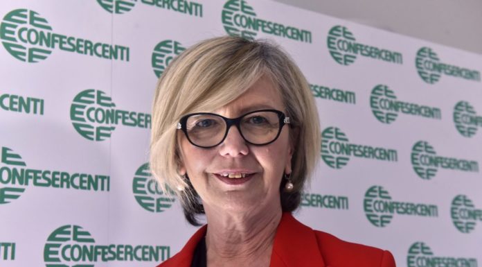 CONFESERCENTI “LO STOP ALL’AUMENTO IVA DÀ RESPIRO ALLE IMPRESE”