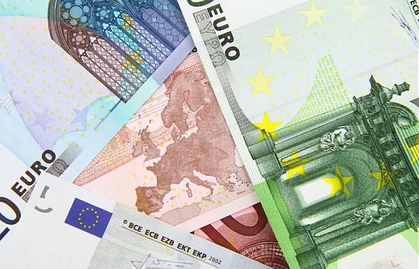 CRESCITA LENTA PER IL PIL, NEL TERZO TRIMESTRE +0,3% SU BASE ANNUA