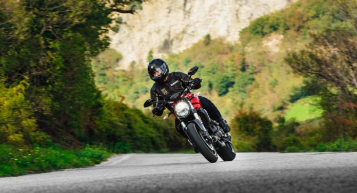 65_Monster 821_UC29314_High