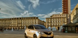 CON MONOGRAM, YPSILON MANTIENE ELEGANZA