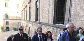 RIFIUTI A NAPOLI, COSTA “INCONTRERÒ DE MAGISTRIS”