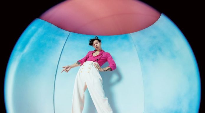 HARRY STYLES, A DICEMBRE ARRIVA IL NUOVO ALBUM “FINE LINE”