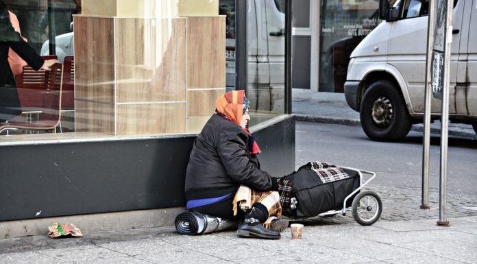 ABBIGLIAMENTO GRATIS PER CHI NON PUÒ PERMETTERSELO, AL VIA UN PROGETTO