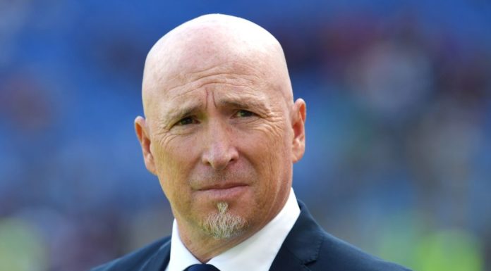 IL CAGLIARI TRAVOLGE LA FIORENTINA 5-2 E CONTINUA A SOGNARE L’EUROPA