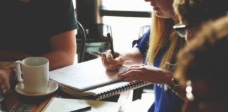 PIÙ LIBERI PROFESSIONISTI MA REDDITO IN CALO