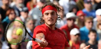 Tsitsipas in semifinale a Parigi contro Djokovic