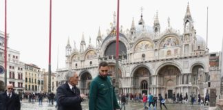 AZZURRI A PIAZZA SAN MARCO “VENEZIA SI RIALZERÀ”