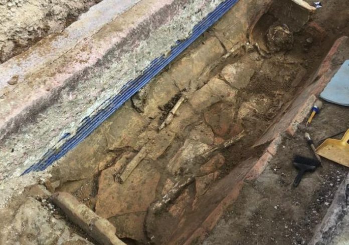 sarcofago ritrovato a gela