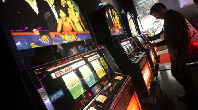 SEQUESTRATE CENTINAIA DI VIDEOSLOT IN TUTTA ITALIA, 5 INDAGATI