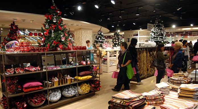 NATALE, LA SPESA MEDIA PER I REGALI SARÀ DI 169 EURO