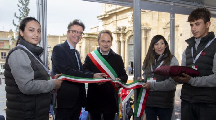 TAPPA A NISCEMI PER L’OPERAZIONE “RISORGIMENTO DIGITALE”