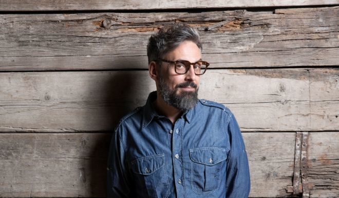 BRUNORI SAS, ARRIVA IL NUOVO SINGOLO “PER DUE CHE COME NOI”