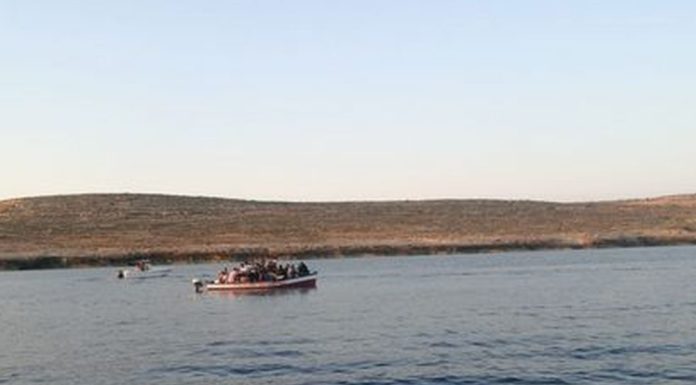 SBARCHI FANTASMA, TREDICI INDAGATI