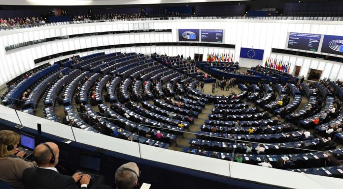 IL PARLAMENTO EUROPEO SOSPENDE I NEGOZIATI SUL BILANCIO