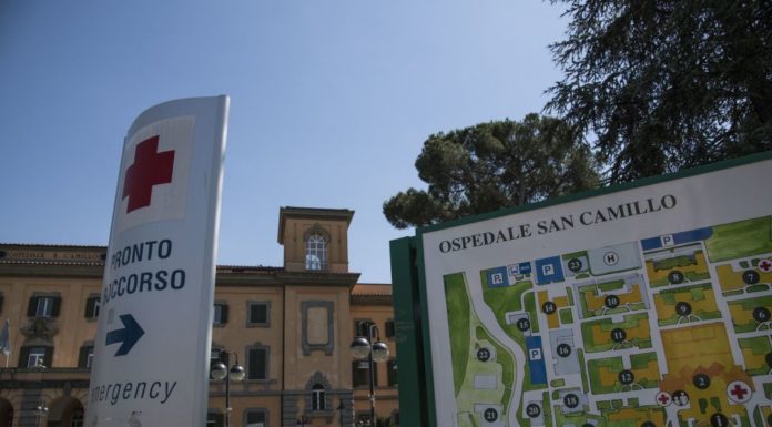 ROMA, AL SAN CAMILLO ASPORTATO UN TUMORE DI 4 KG A UNA DONNA DI 100 ANNI