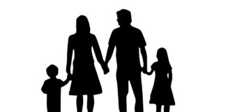 UN GENITORE SU TRE SI LICENZIA PER SEGUIRE I FIGLI