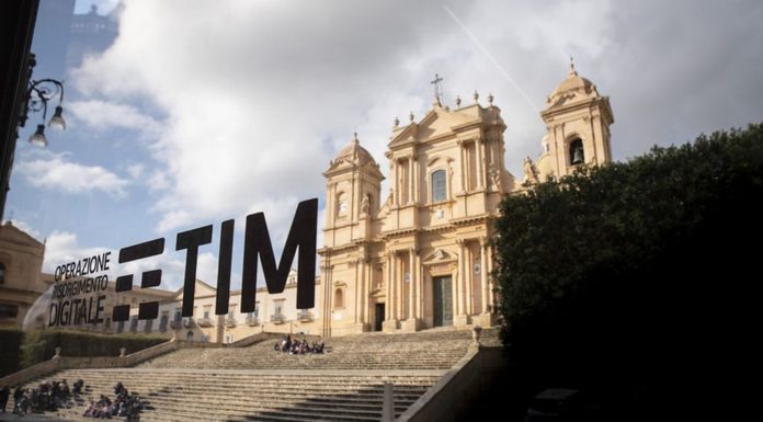 LEZIONI DI INTERNET, FA TAPPA NEL SIRACUSANO LA “SCUOLA” DI TIM