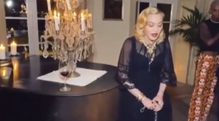 MADONNA ANNULLA TAPPA DEL SUO TOUR A LISBONA, CAMMINA CON BASTONE