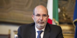 CRIMI “AVANTI PANCIA A TERRA CON IL GOVERNO”