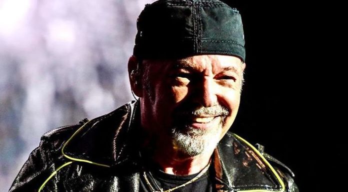 Vasco Rossi “Non fatevi incantare dalle sirene autoritarie”