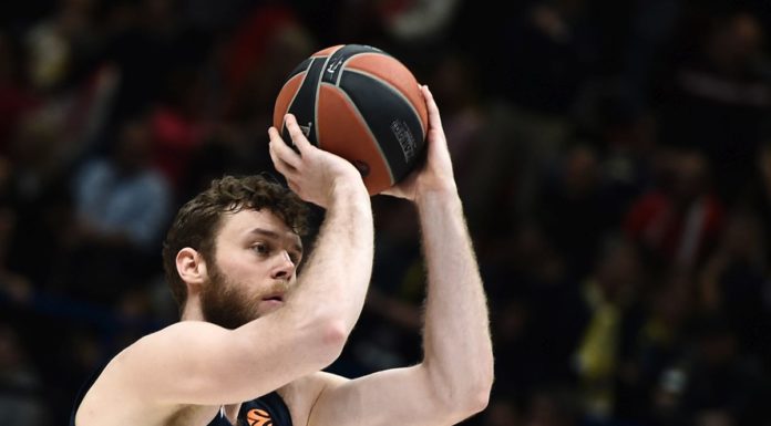 Philadelphia ricorda Bryant, vincono i Pelicans di Melli