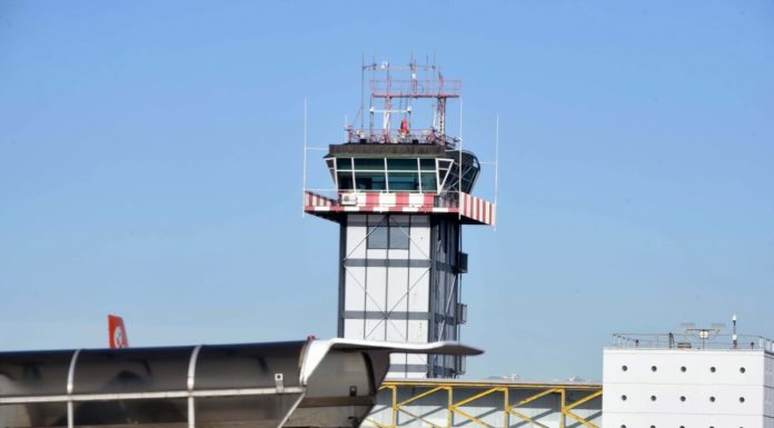 Coronavirus, sospesi i collegamenti aerei Italia-Cina