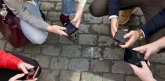 Smartphone, come difendersi dagli attacchi informatici