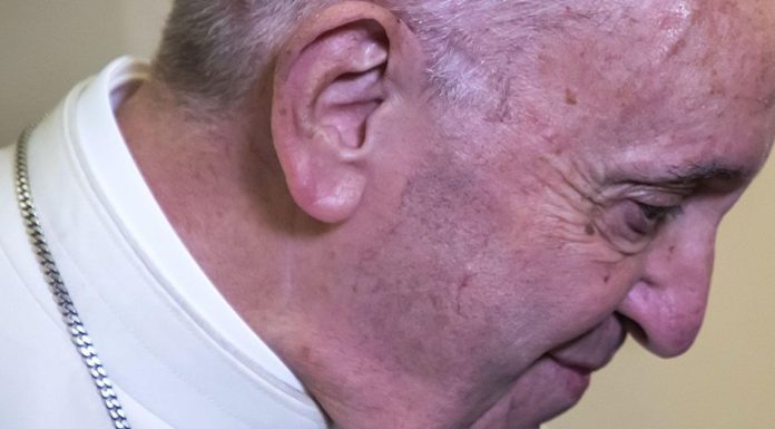 PAPA “LA GUERRA PORTA SOLO MORTE E DISTRUZIONE”