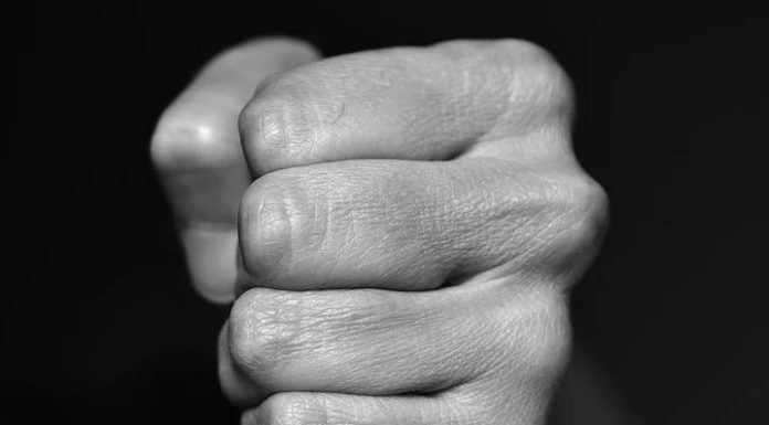 APPROVATA MOZIONE CONTRO VIOLENZA OMOFOBA