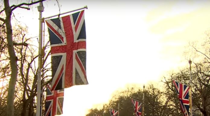 Londra dice addio alla Ue, Johnson “L’alba di una nuova era”