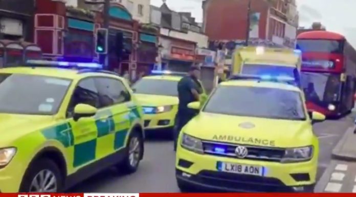 Accoltella passanti a Londra, ucciso dalla polizia