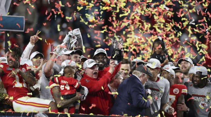I Kansas City Chiefs vincono in rimonta il Super Bowl, battuti i 49ers